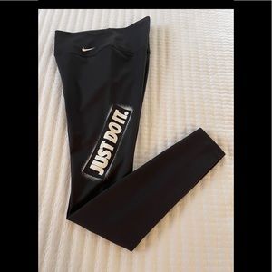 NWOT Nike Dri Fit training leggings.
